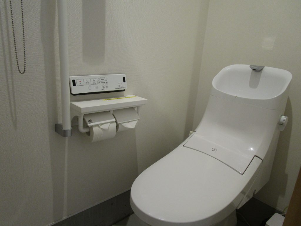 トイレはバリアフリー仕様になっていない。