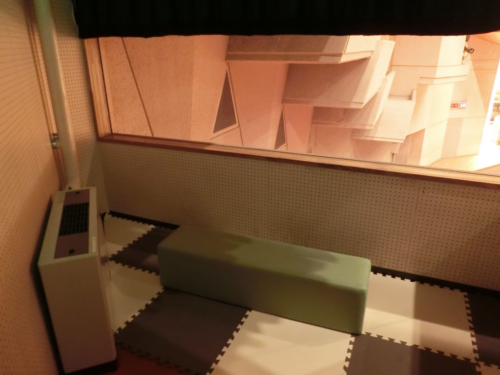 ホールに親子室がある。
（2ヵ所、個室）